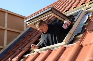 Pose de fenêtres de toit Velux à Grâce-Uzel